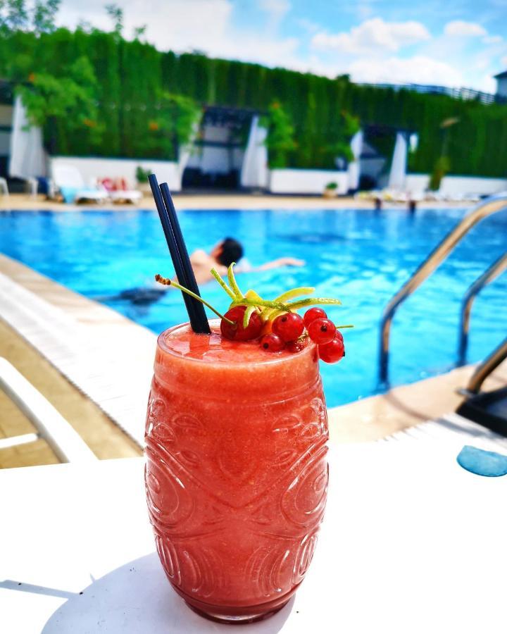 Hotel Complex Eos Valea Lupului  Zewnętrze zdjęcie