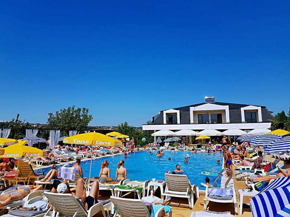 Hotel Complex Eos Valea Lupului  Zewnętrze zdjęcie